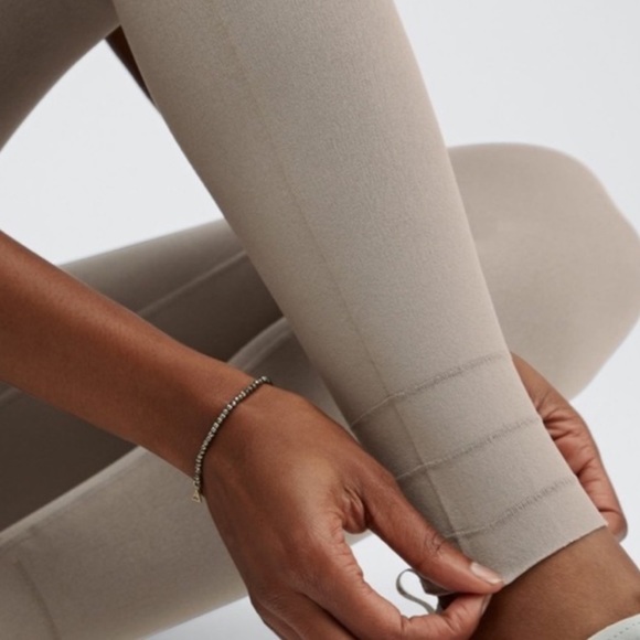 NWT Fabletics  set high waisted sculpt knit cut out back legging and sport bra - Picture 3 of 9